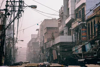 Въздухът в Ню Делхи толкова мръсен, че самолети не могат да кацат