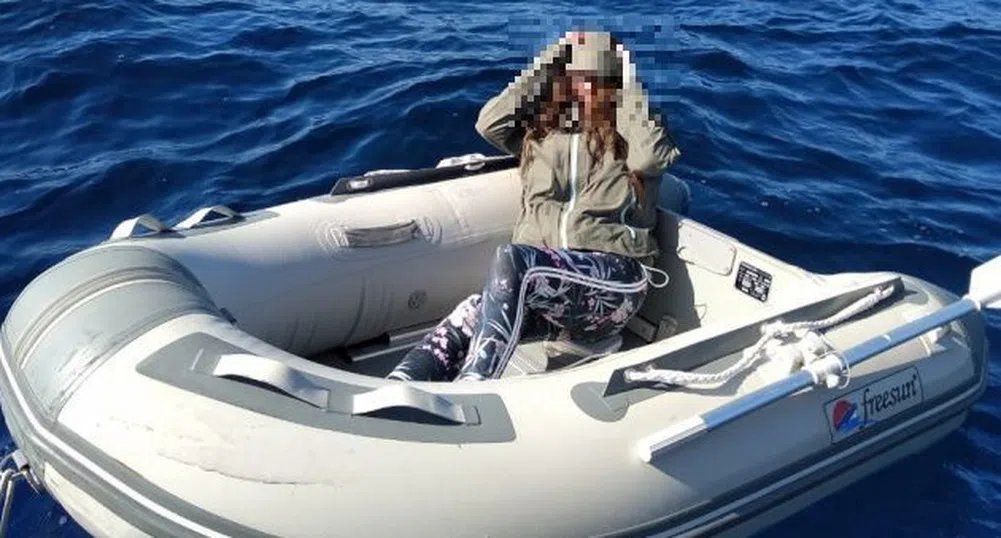 Туристка оцеля два дни в гръцко море с надуваема лодка