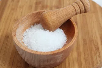 Изненадващи признаци, че ядете твърде много сол