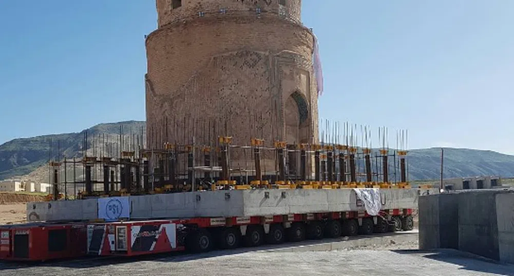 В Турция преместиха гробница на 550 години