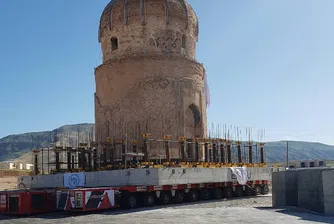 В Турция преместиха гробница на 550 години