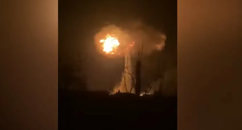 Пожар в петролен склад край Киев, взривен газопровод в Харков
