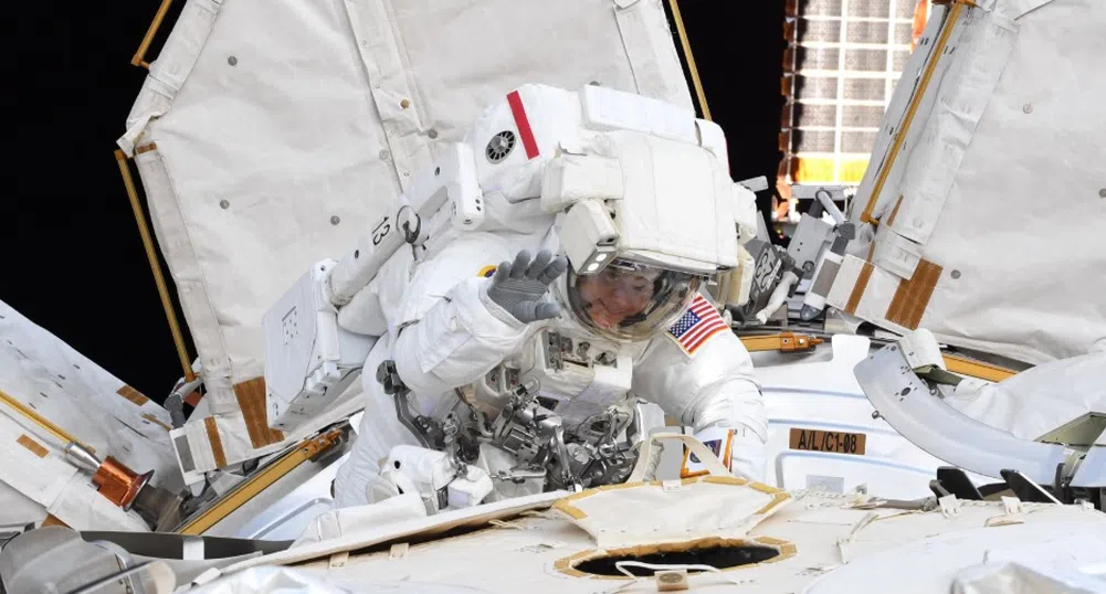 НАСА няма достатъчно космически костюми за жени