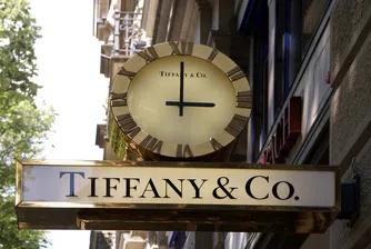 Един от най-богатите хора в света купува Tiffany & Co