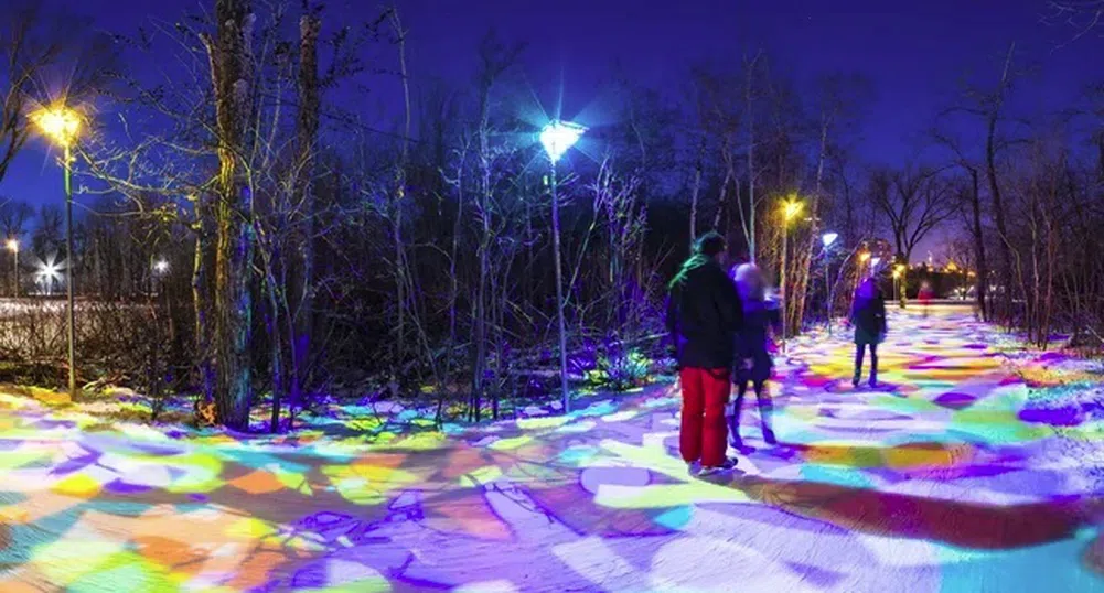 Канадски град създаде ледени пътеки, за да се пързаляш до работа