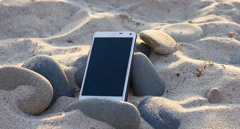 4 начина да спасите телефона си от слънчев удар