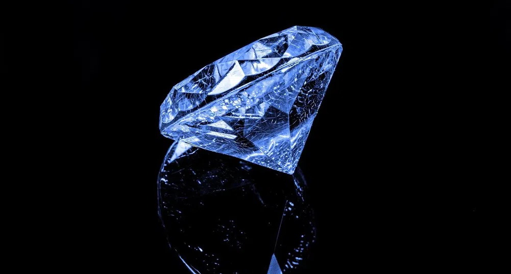 Рядък син диамант беше продаден за над 40 милиона долара