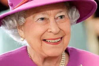 Кралица Елизабет II с историческо обръщение към британците