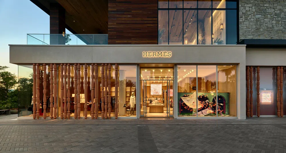 Hermès изпреварва конкурентите в луксозния сектор на фона на забавянето