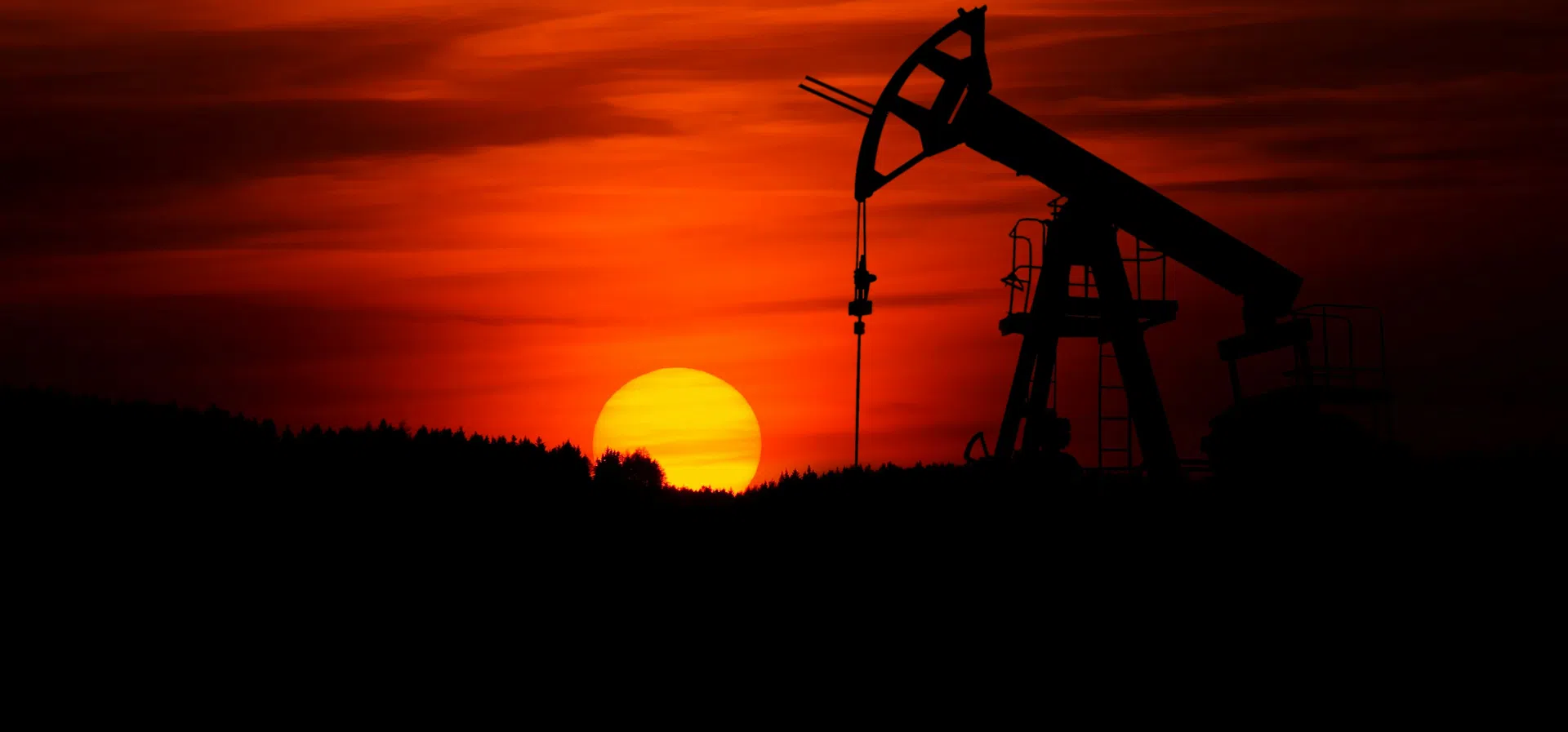 Засилващият се долар свали отново цената на петрола
