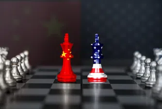 Визитата на дипломат №1 на САЩ в Китай идва в момент, когато двете страни се ориентират в множество трънливи геополитически въпроси