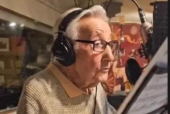 Известен като Grandad Sings, той има близо 9 милиона гледания в Tiktok и още 150 000 последователи в Instagram