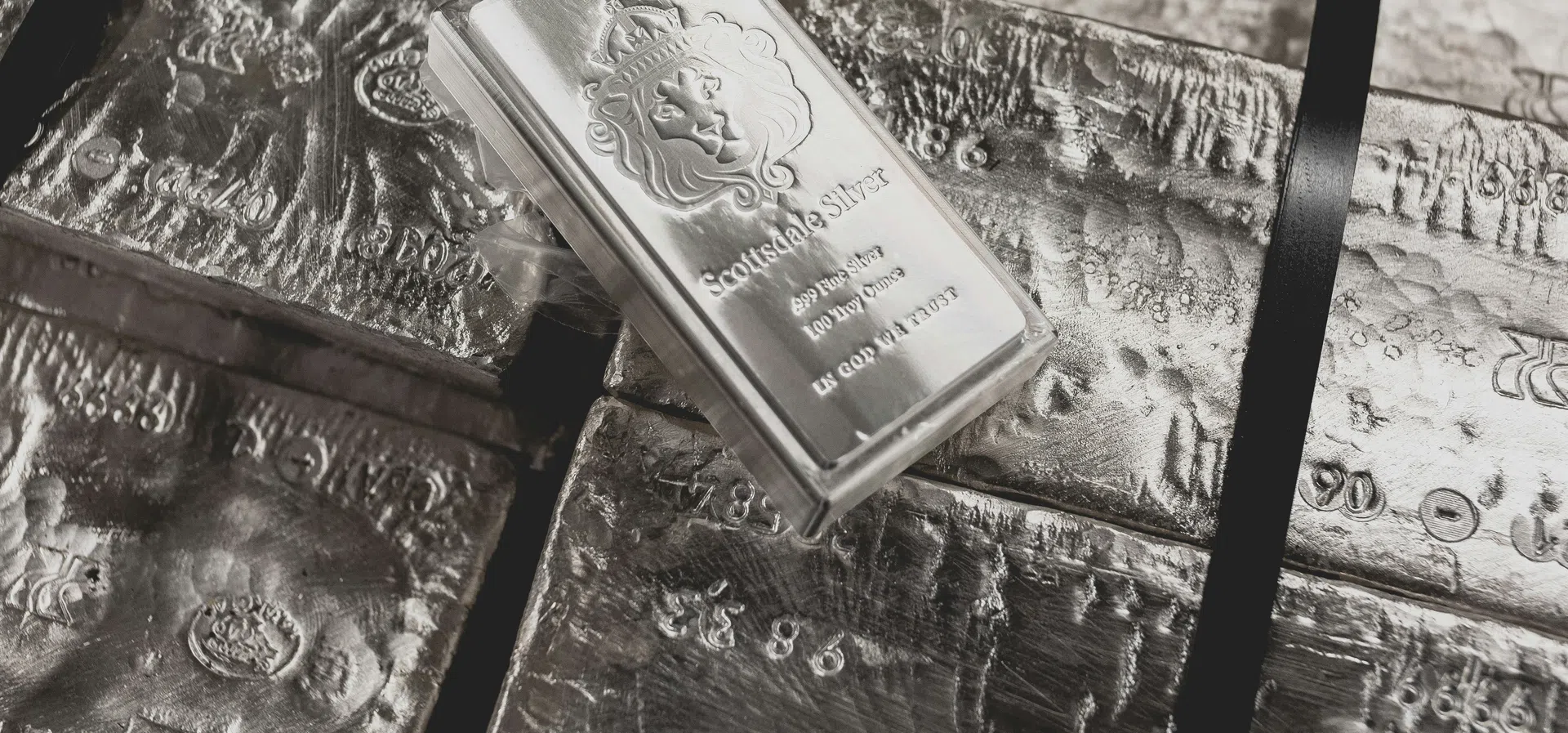 Среброто тайно изпреварва златото на подиума на благородните метали