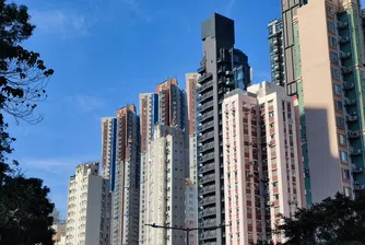Икономически импулс: Хонконг премахва десетилетни ограничения върху имотите