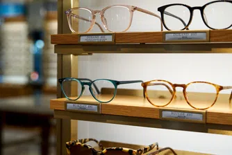 Прозорец към света или шпионин на лицето ти? Смарт очилата се завръщат – по-умни, по-евтини и (може би) по-полезни