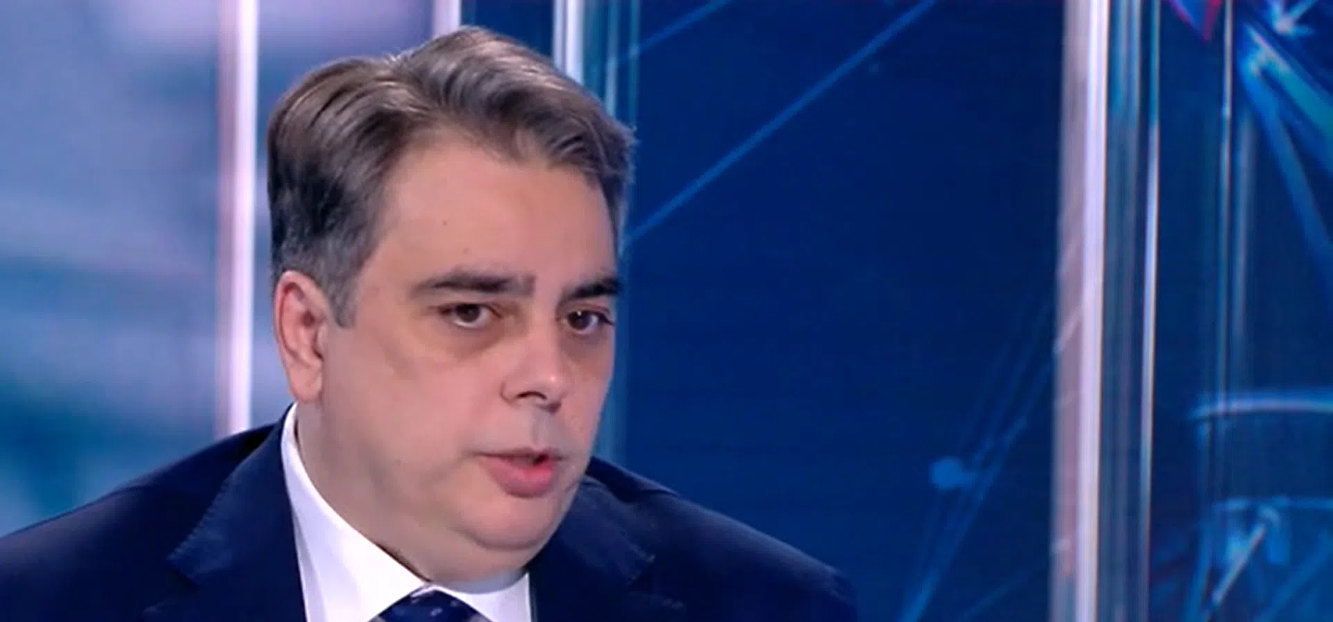 Асен Василев: „Бюджетът ни вкарва в спирала към немски данъци върху български заплати“
