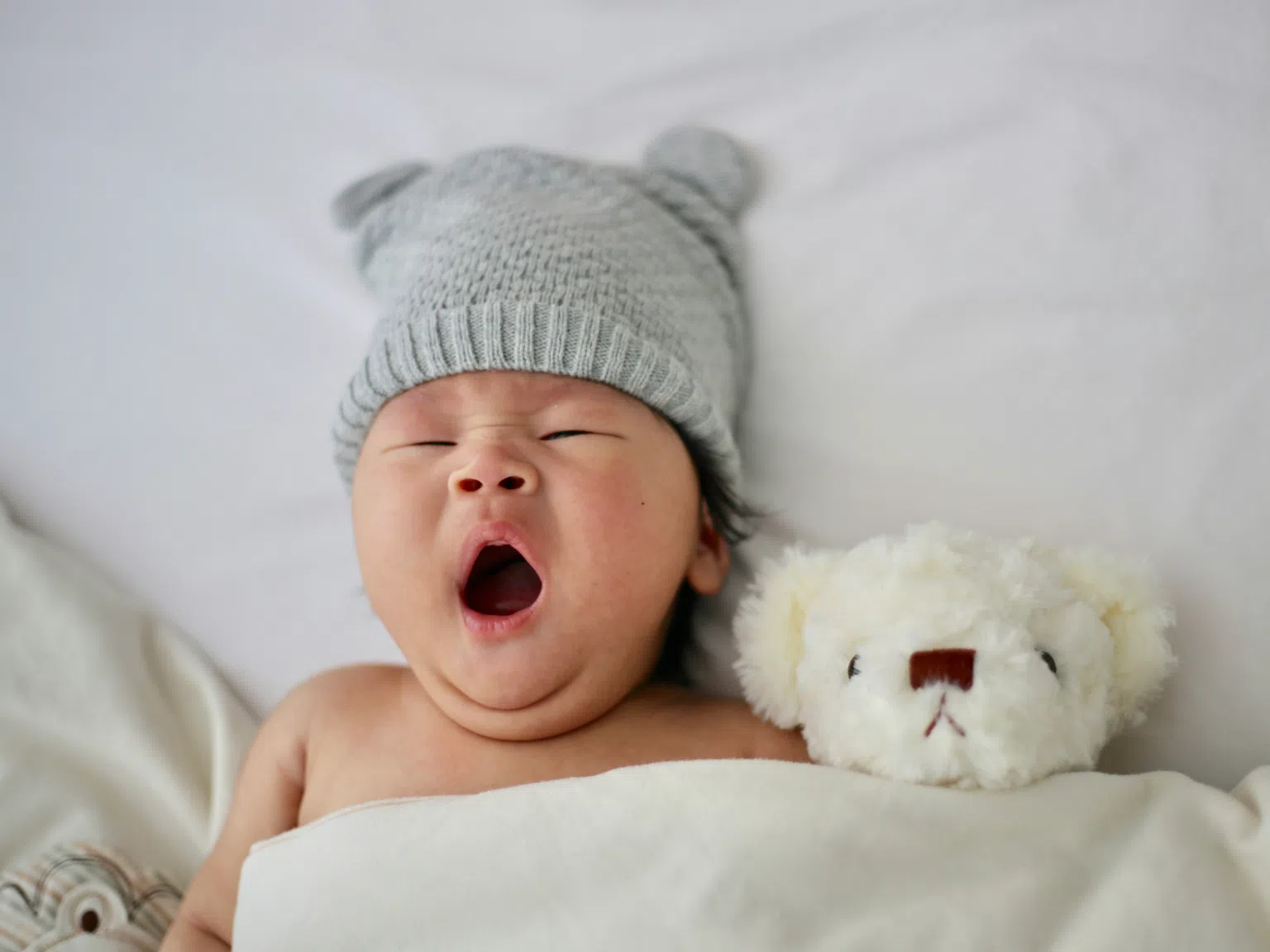 Практически съвети: Как да се грижите за новороденото си бебе