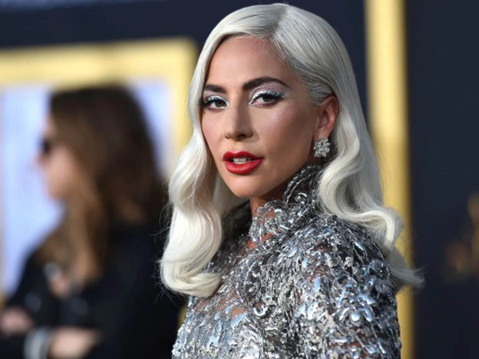 Уникалната Лейди Гага го може: ужасно секси в скъсани дънки и без грим на 'Оскар'-ите