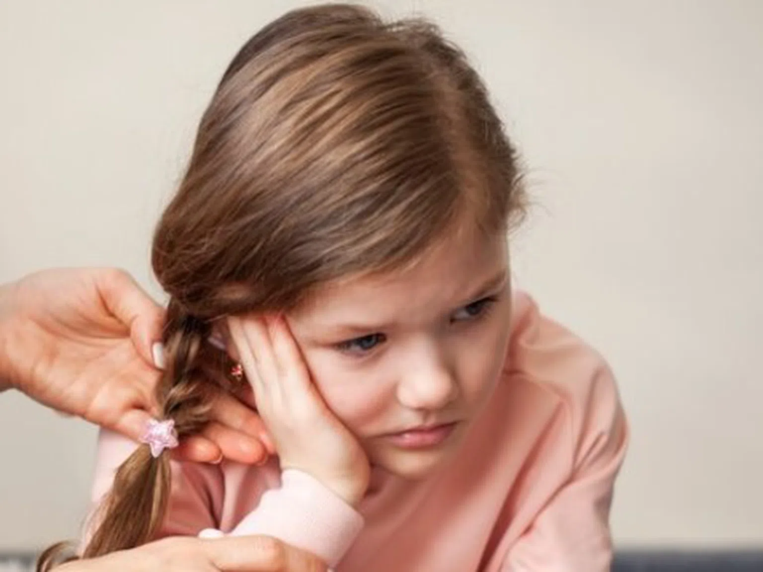 4 ситуации, в които детето се срамува от родителите си
