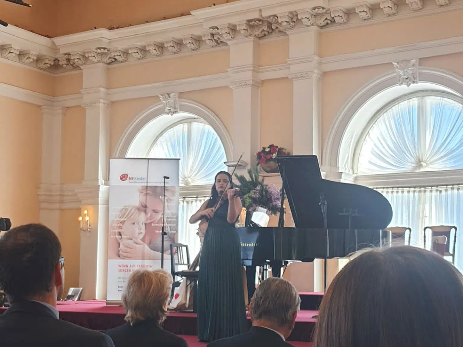 Успешен дебют на младата цигуларка Киара Николова във Виена