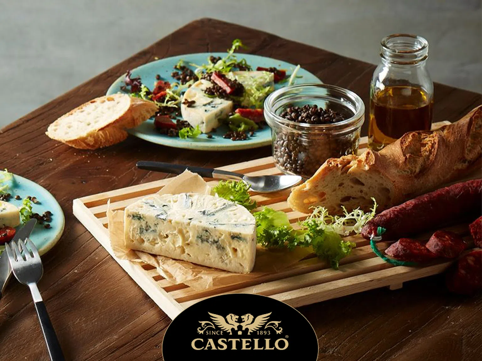 Меко синьо сирене Castello с леща и чоризо