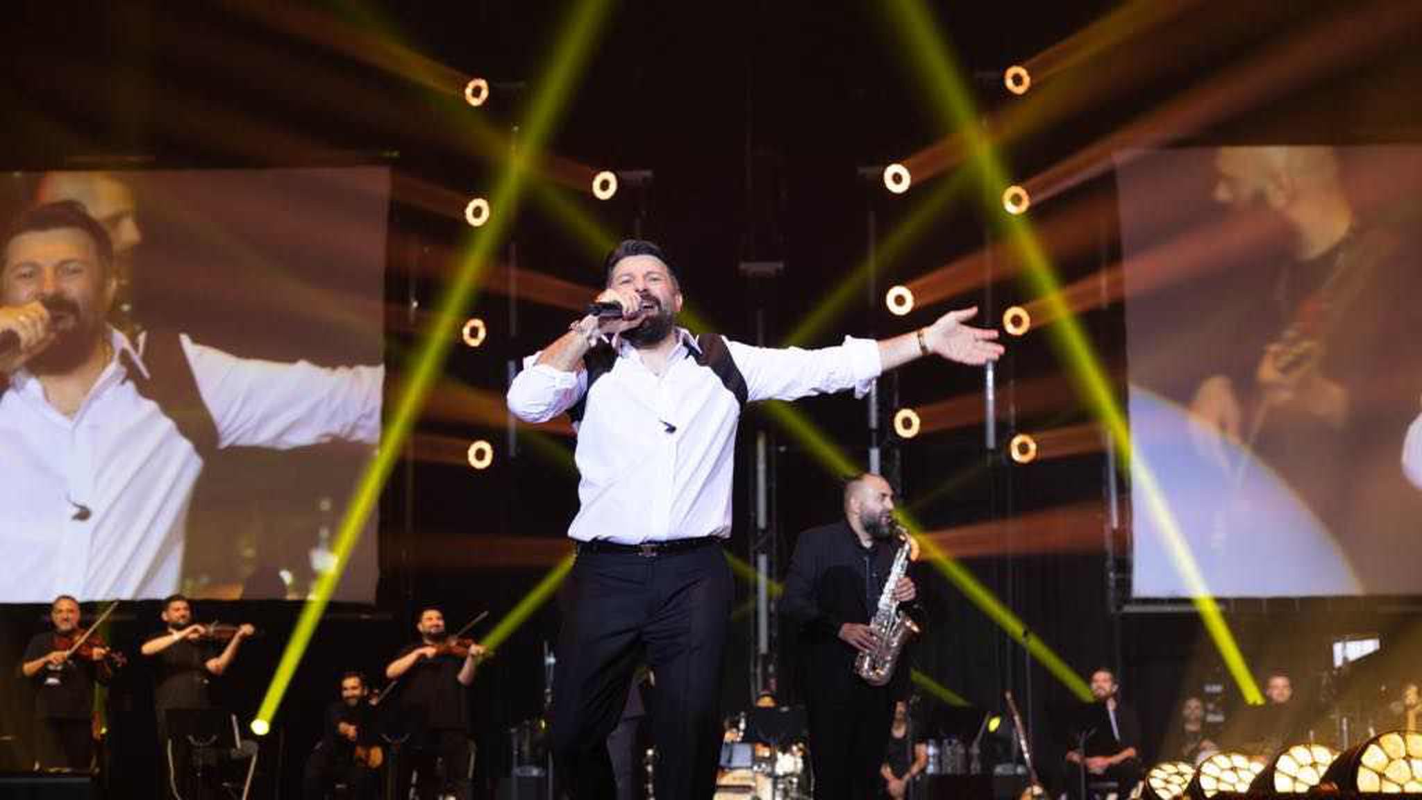 Тони Стораро пя повече от 4 часа пред 15 000 души в Арена София