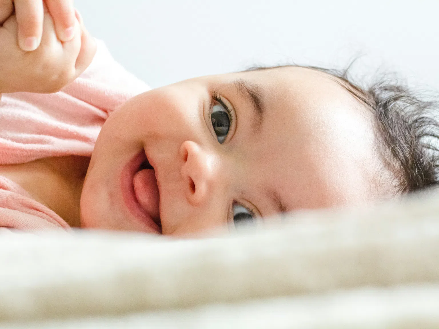 Как изглежда светът през очите на бебето: Изненадващо богатият духовен живот на новородените