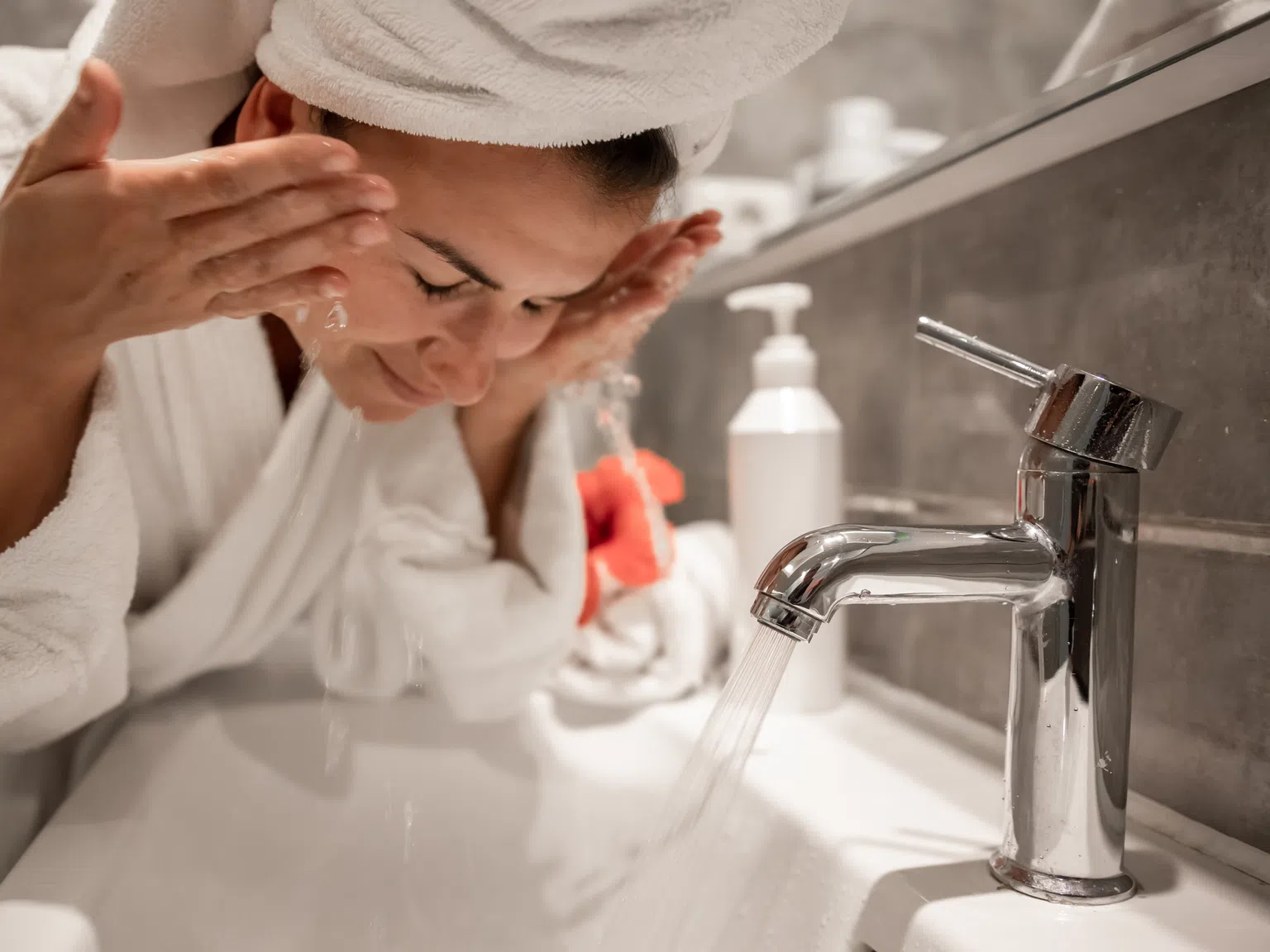 Как да миете лицето си като дерматолог