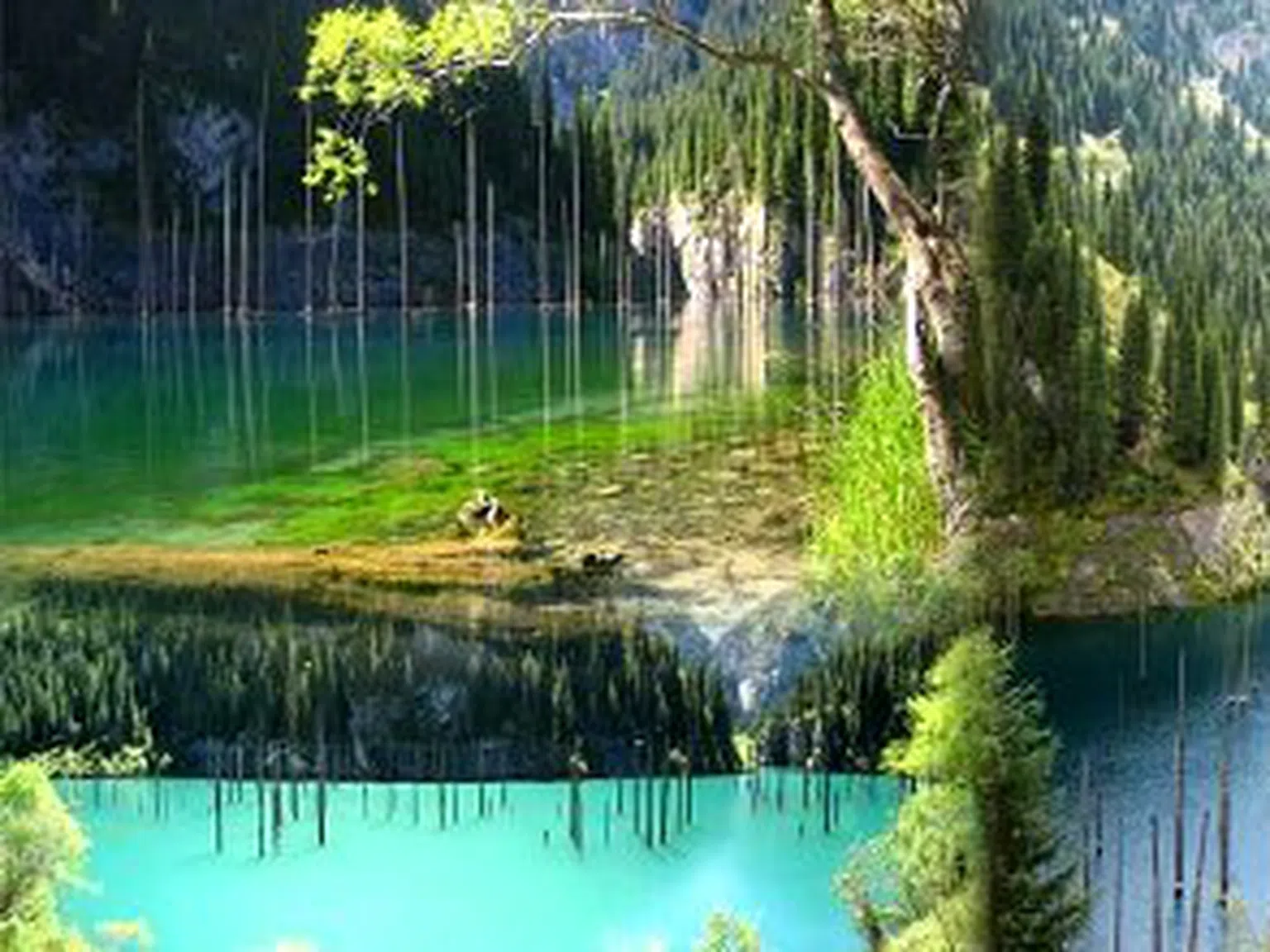 Каинди - езерото с мистичен вид