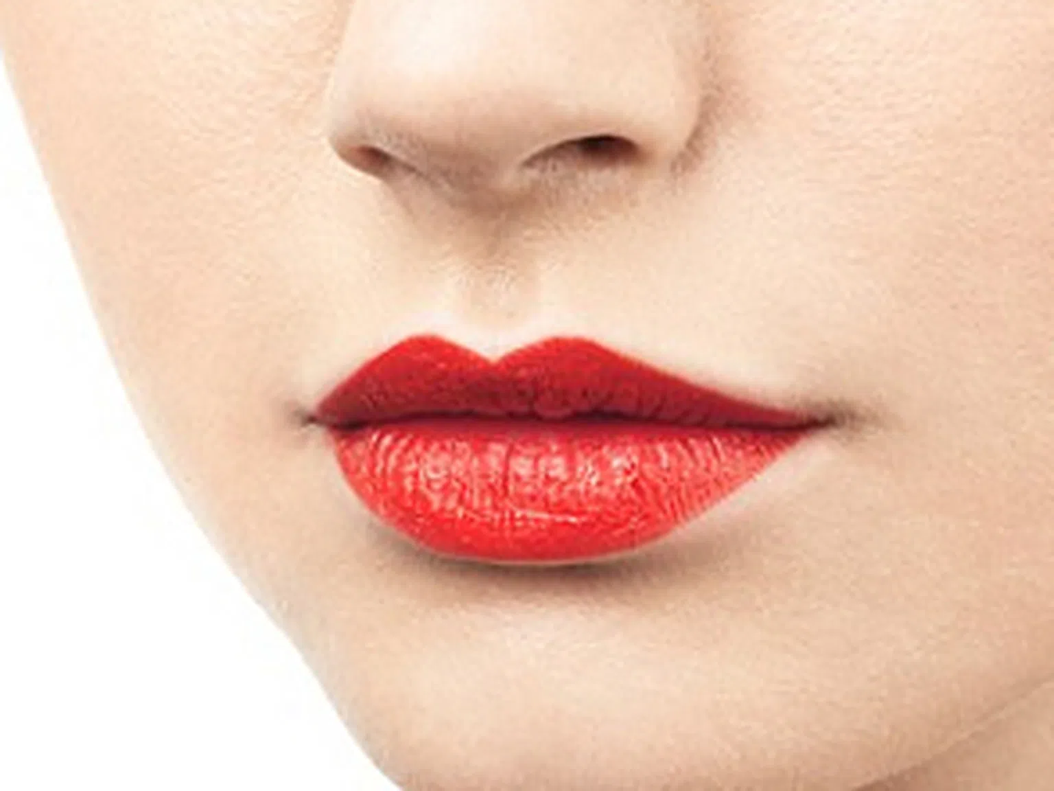 Класическа красота - червени устни