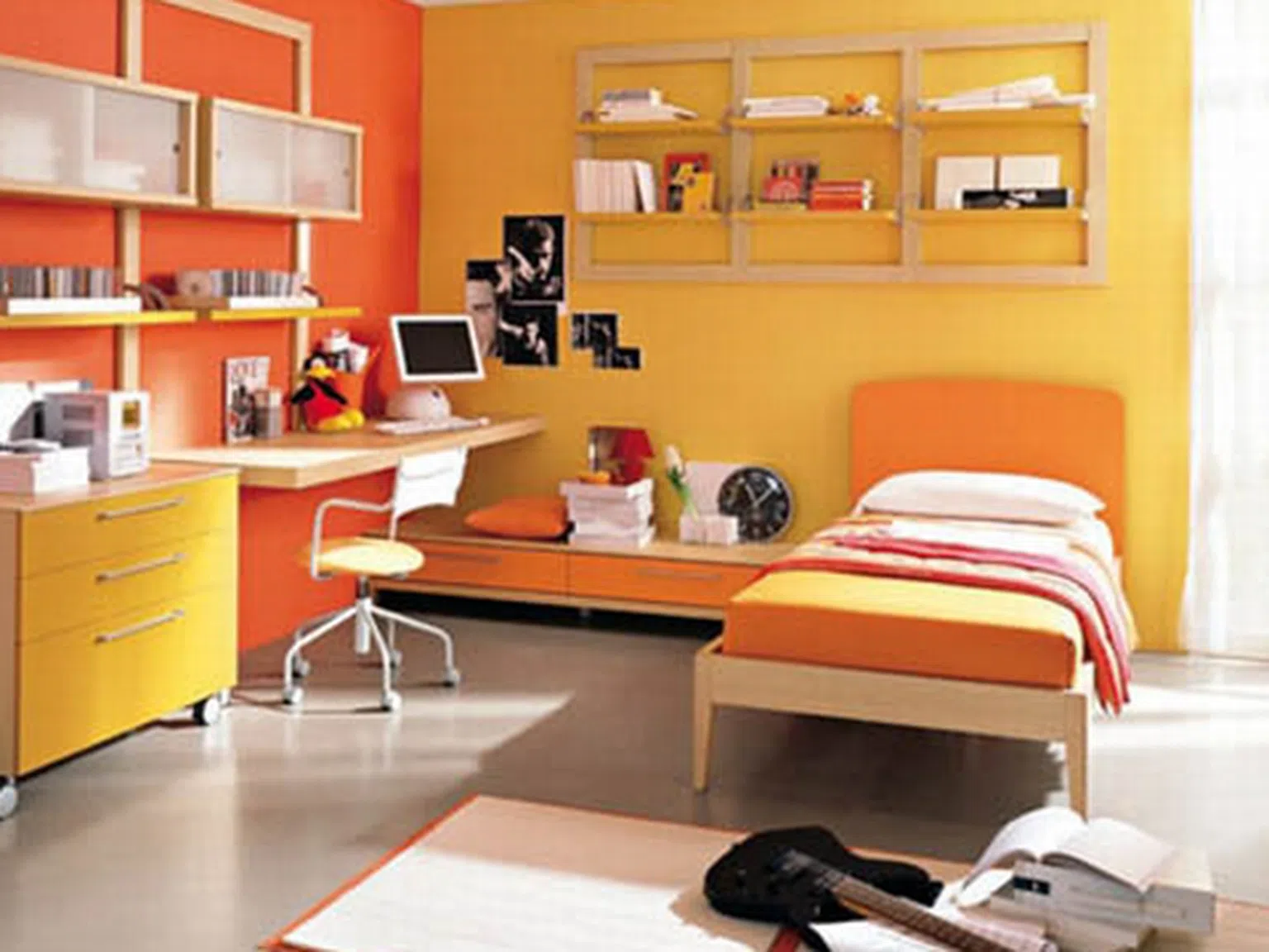 Детска стая в оранжево