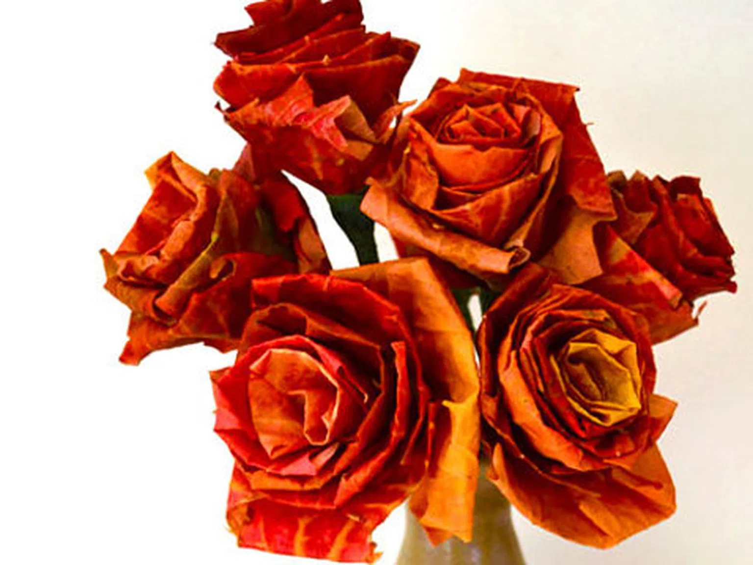 Направи си сама: Рози от есенни листа