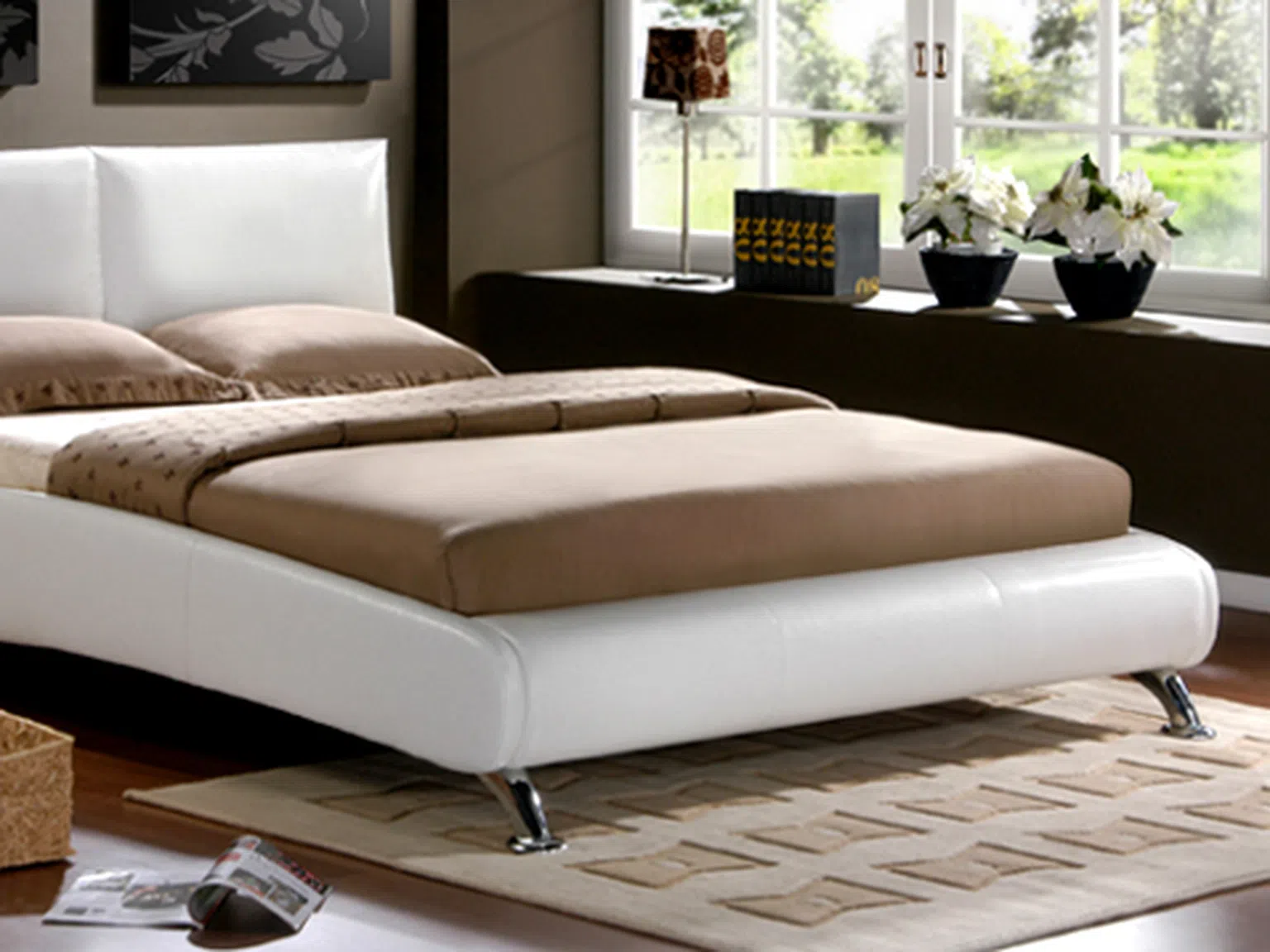 Класическо и елегантно: коженото легло