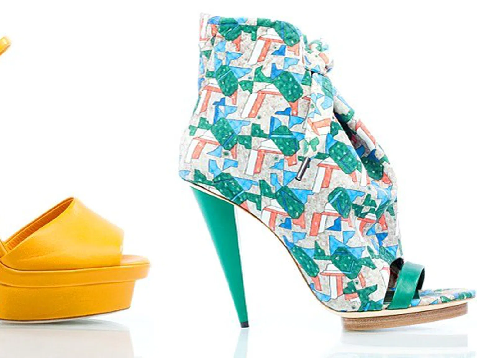 Цветни, по-цветни, най-цветни - обувки Balenciaga пролет-лято 2011