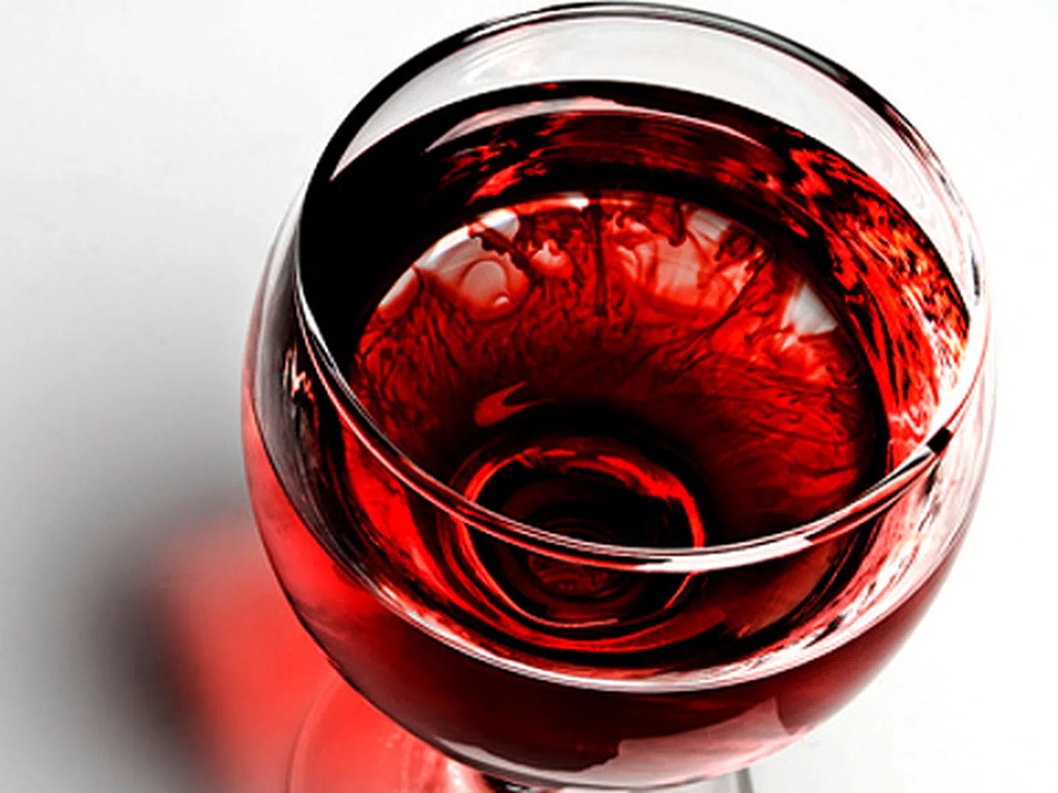 Полезните съставки в червеното вино