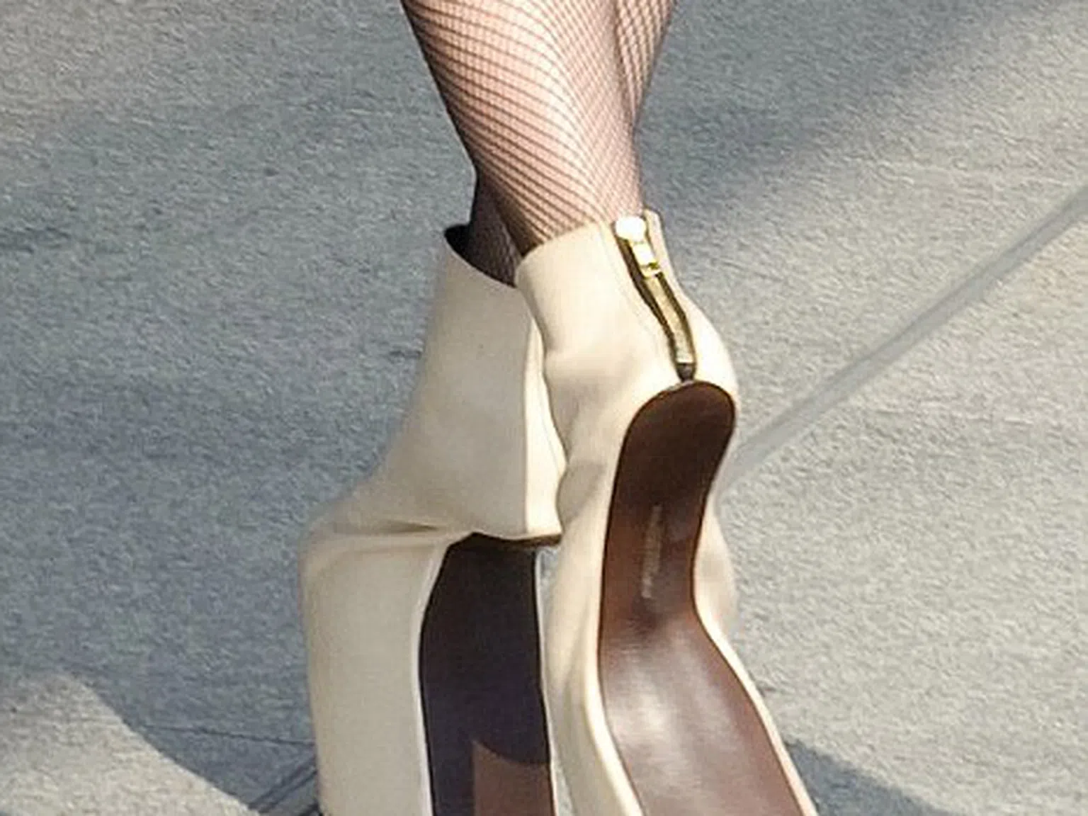 Би ли обула това? Невъзможните обувки на Лейди Гага