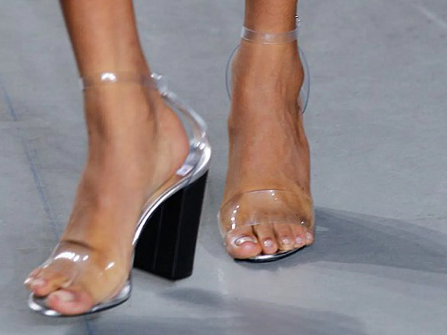 Пластмасови обувки за Пролет 2012
