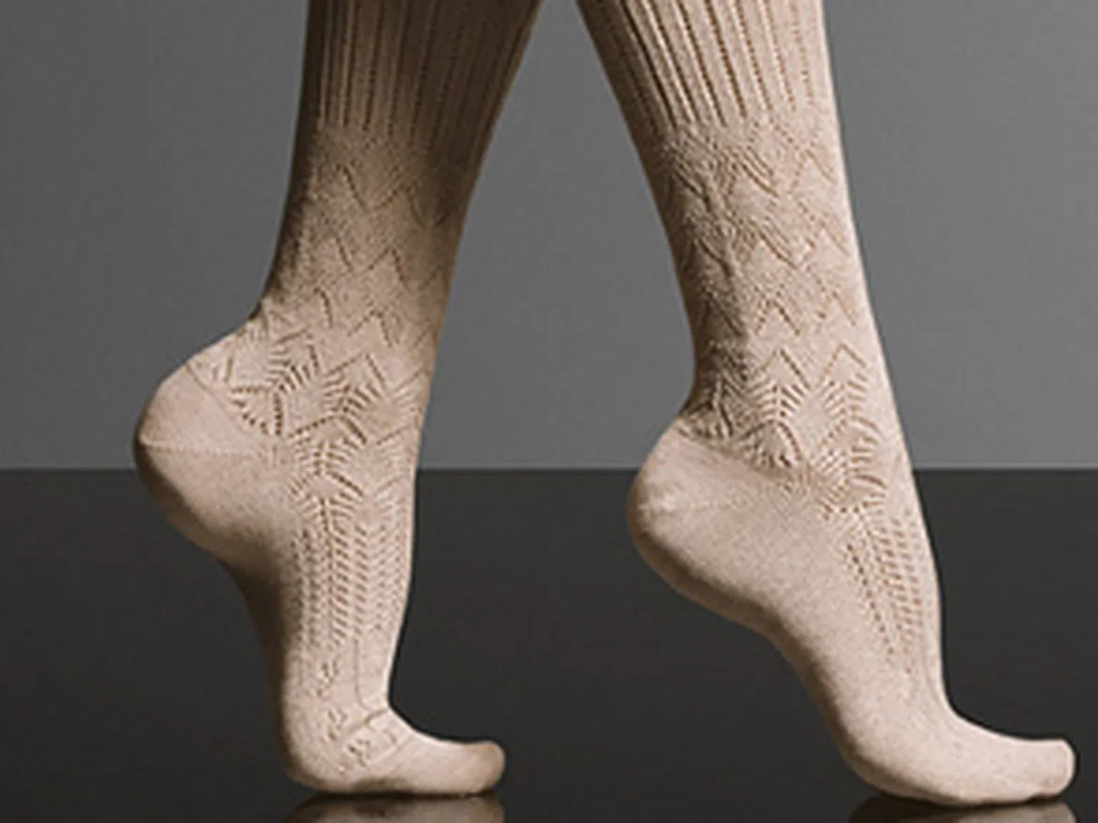 Чорапки от MaxMara за студения сезон