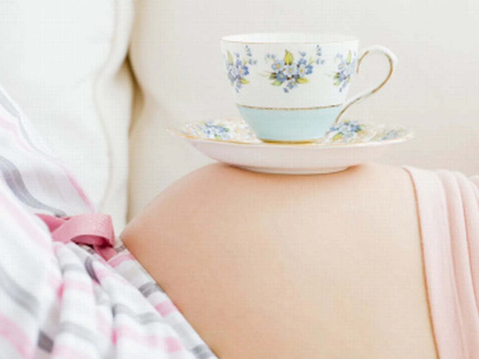 Вредни и полезни билки и подправки през бременността