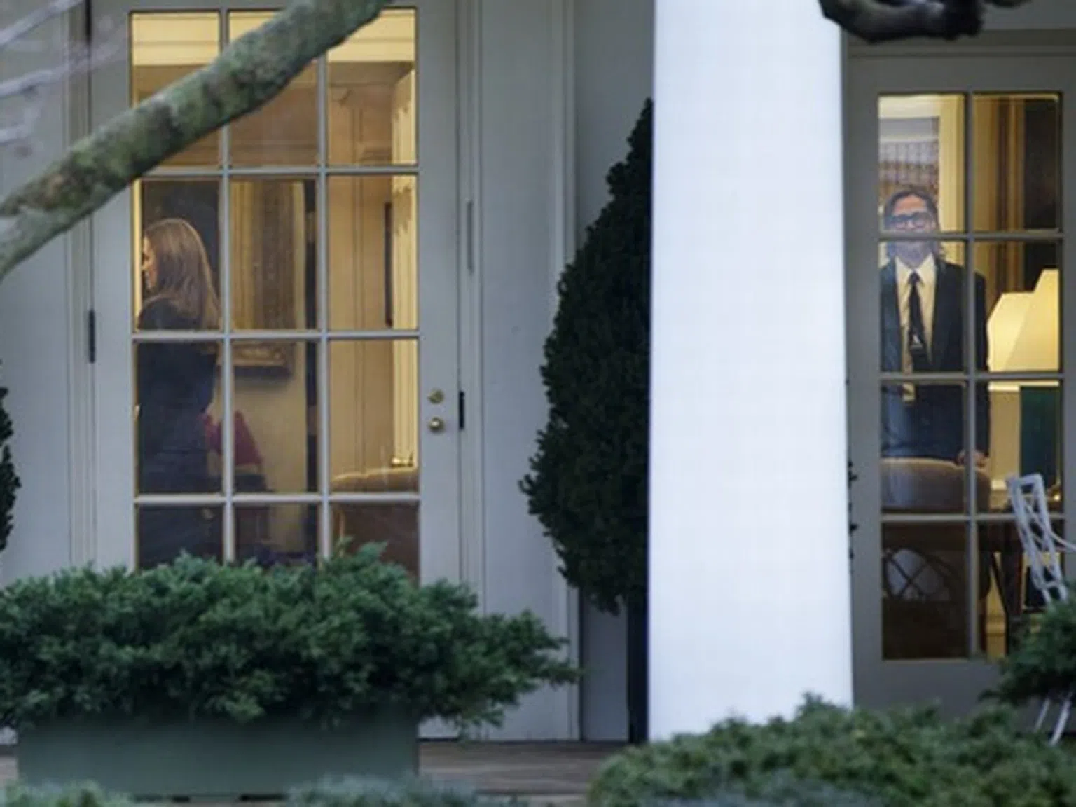Джоли и Пит на гости в Белия дом (снимки)