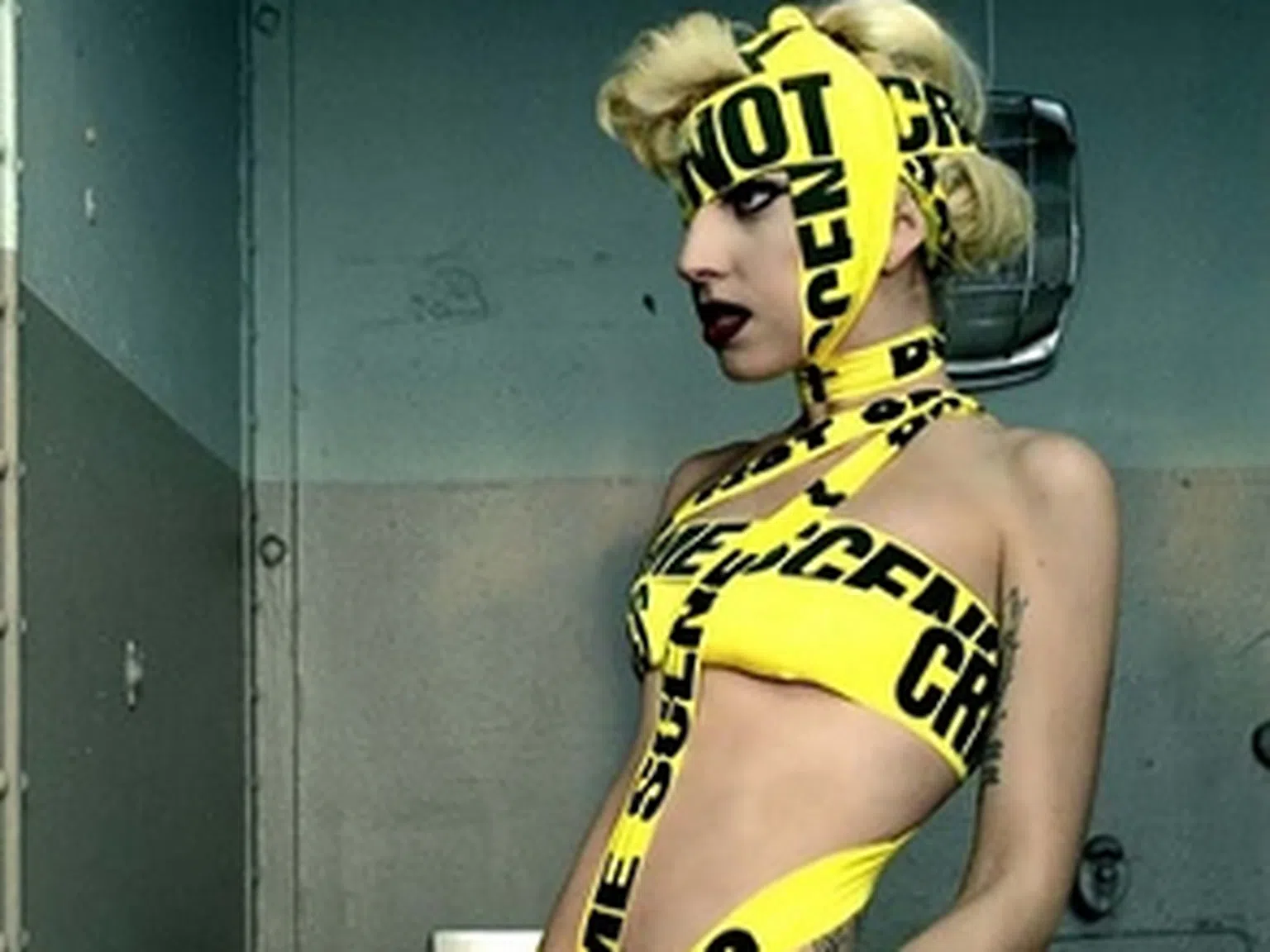 Уау! Новото видео на Лейди Гага и Бионсе