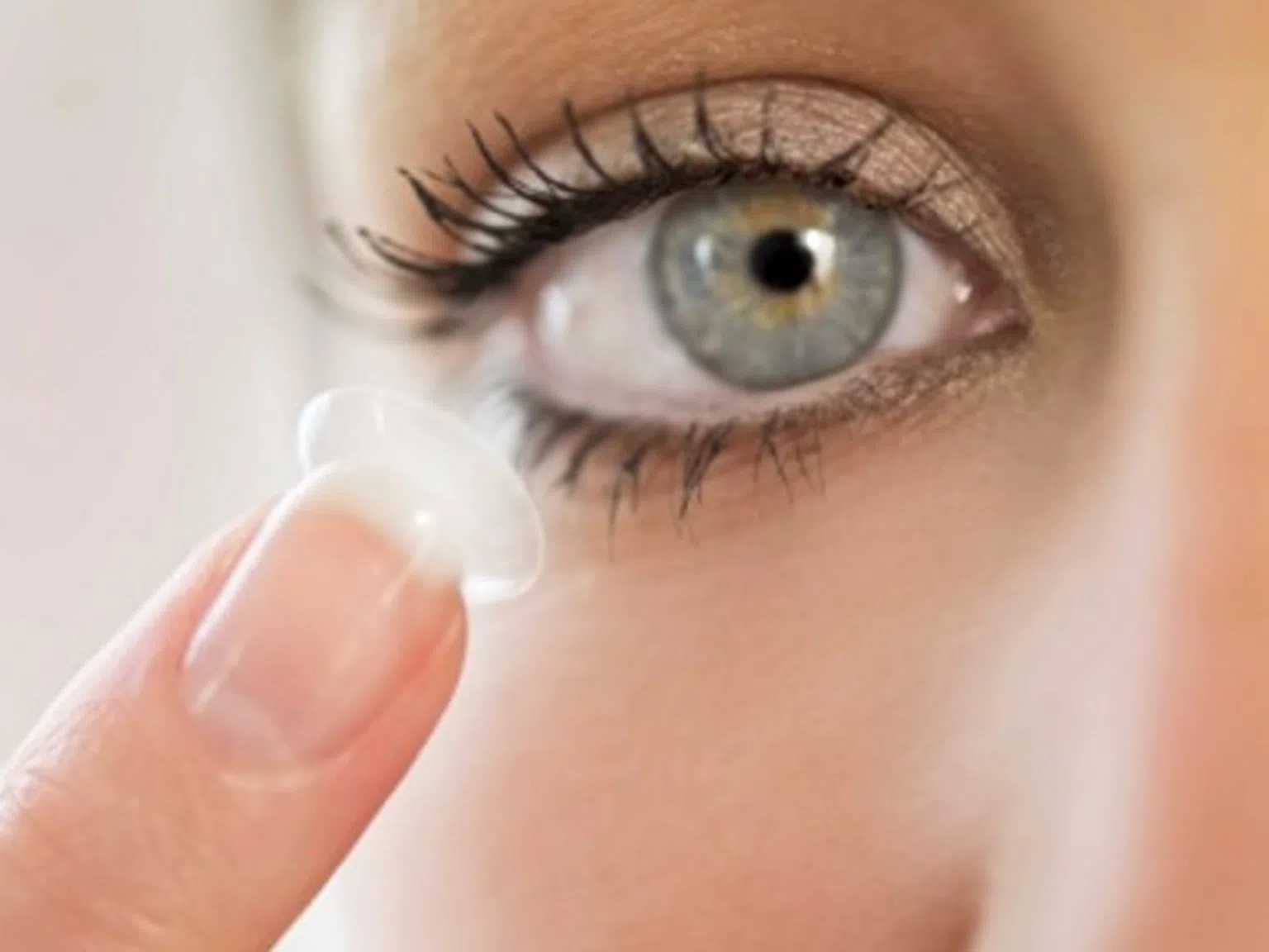 Създадоха диамантени контактни лещи