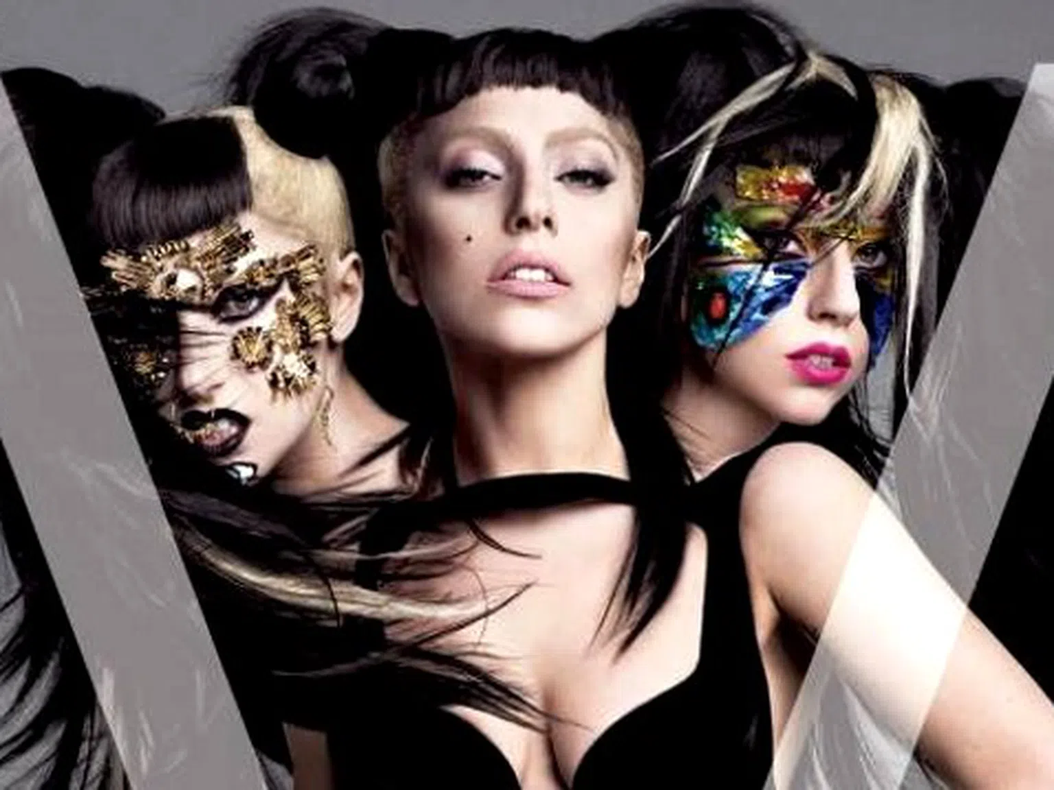 Триглавата Гага за списание „V”