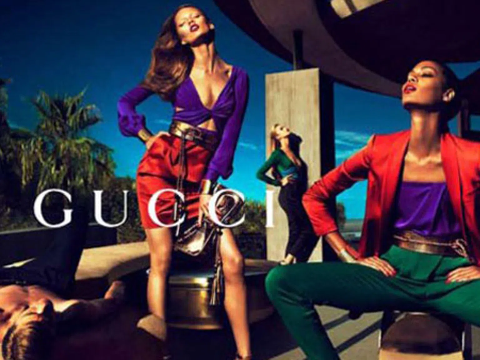 Ярки цветове окъпани в злато: Gucci пролет/лято 2011