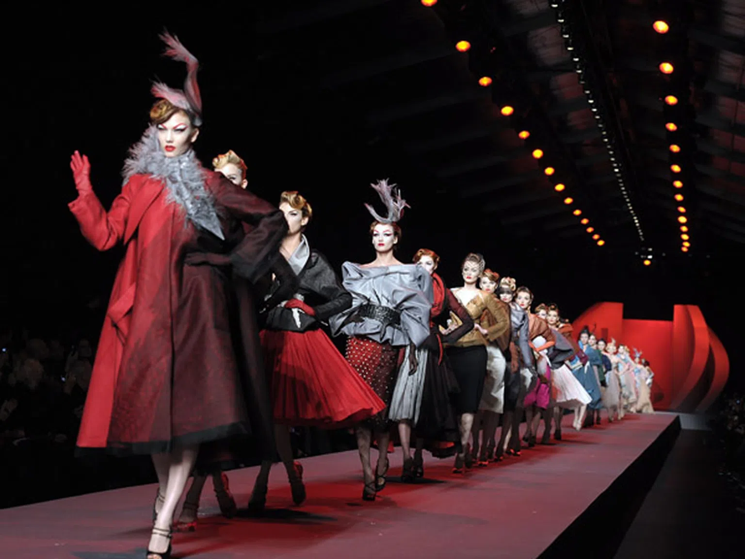 Висша мода пролет 2011: Christian Dior