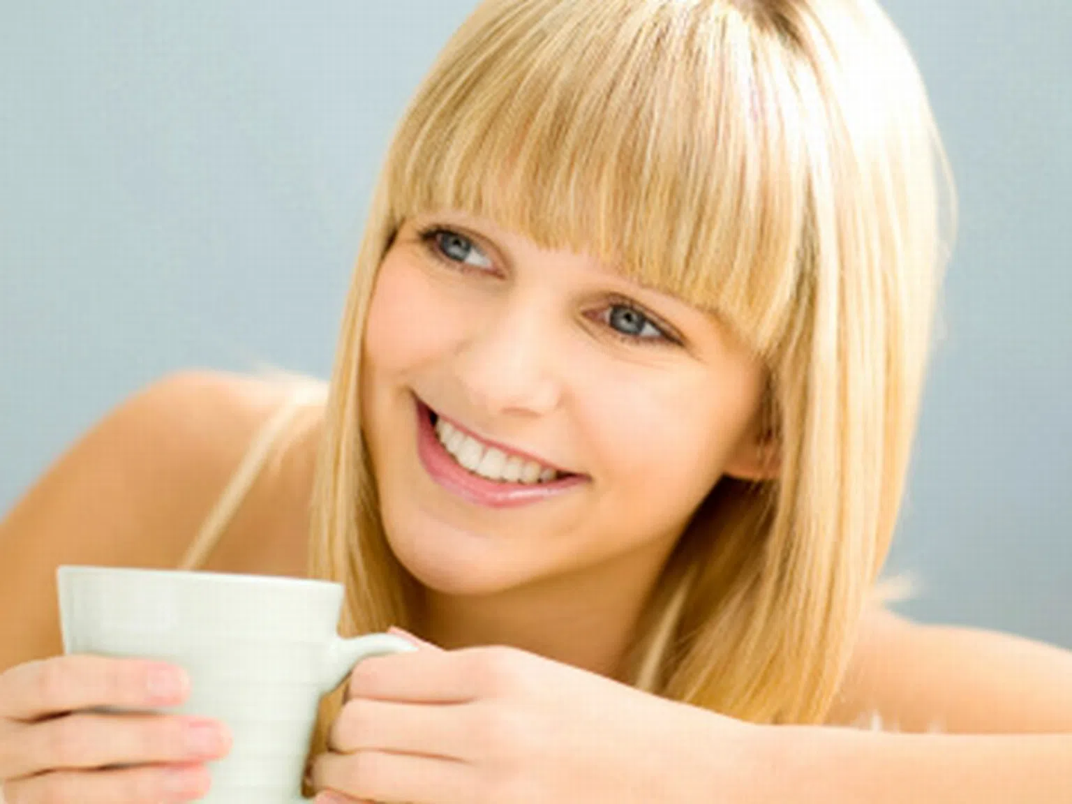 Пийте по две чаши кафе дневно за млада кожа