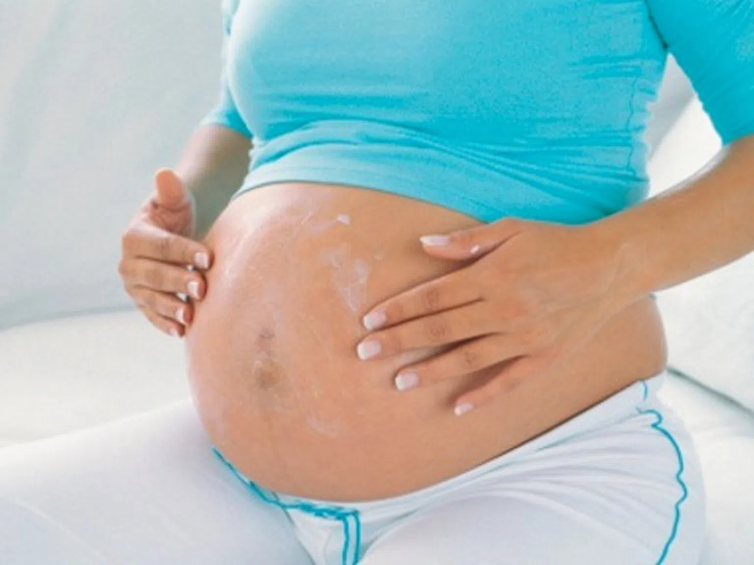 Как да избегнем стриите по време на бременност?