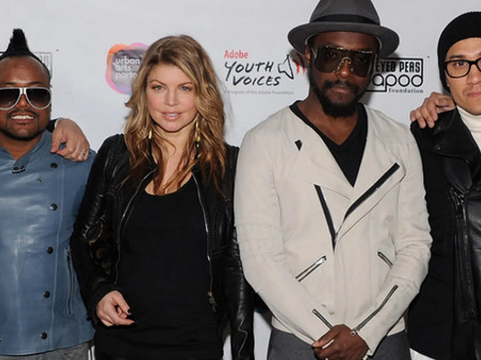Black Eyed Peas правят верига от музикални училища