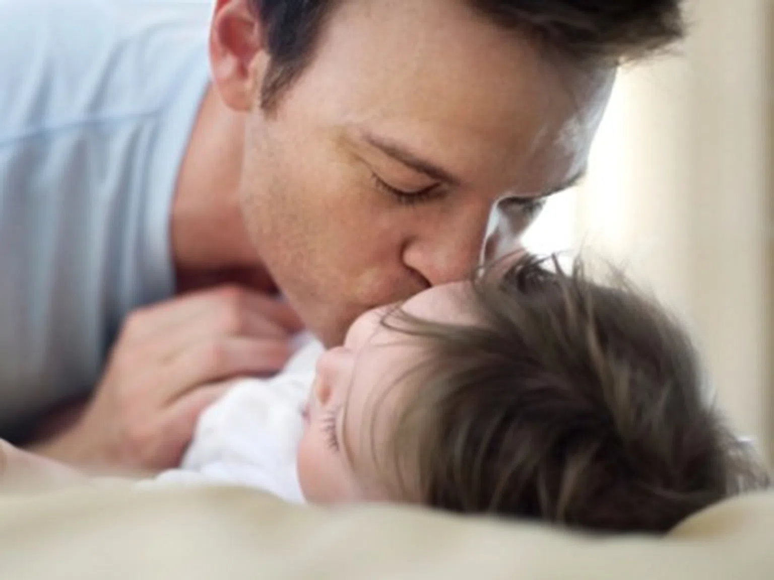 Бащинството отказва мъжете от вредните навици
