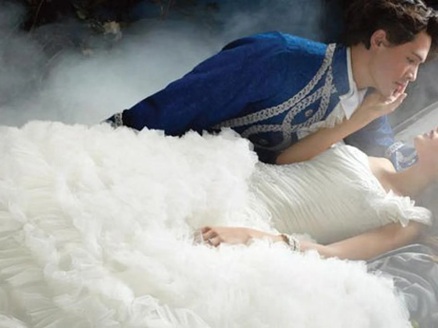 Приказни сватбени рокли вдъхновени от Дисни